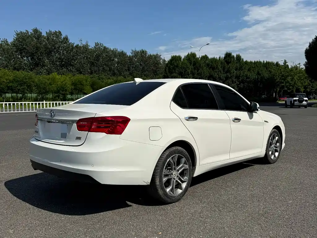 Senova D70 Performance 1.8 T Premium