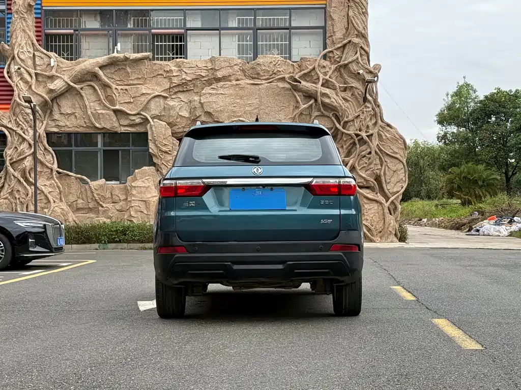 Fengguang S560 1.5 T Manual Urban 7-seat