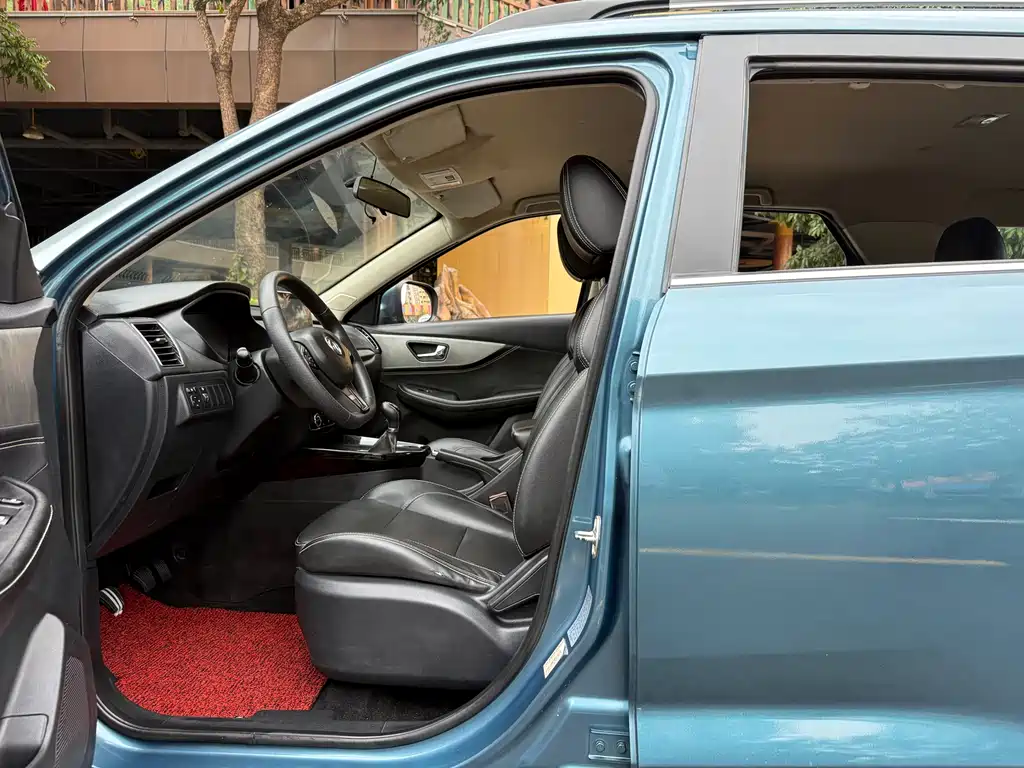 Fengguang S560 1.5 T Manual Urban 7-seat