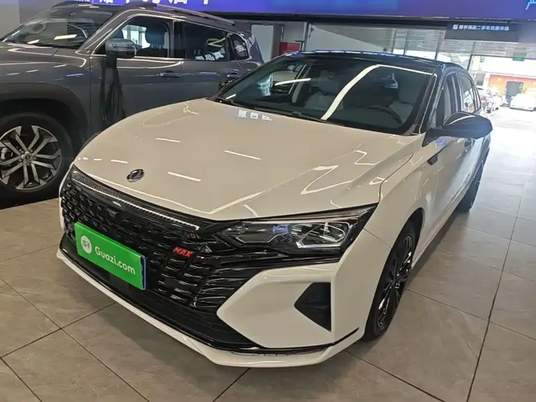 Dongfeng Yixuan MAX 1.5 T Super Cool Trend Dad