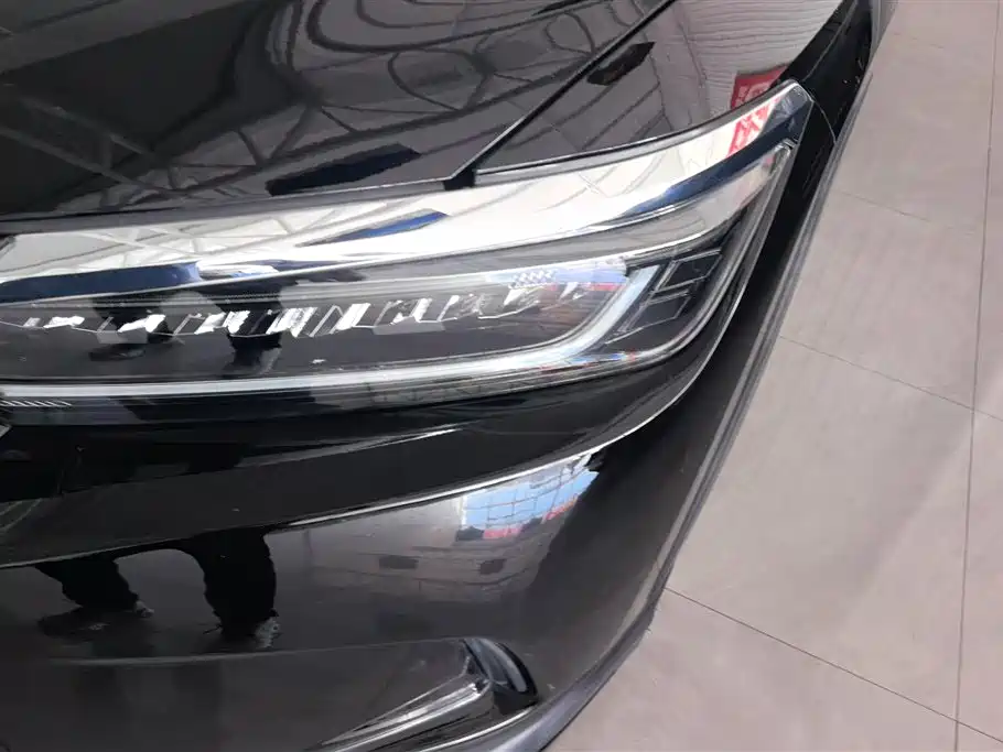 Breeze 240 TURBO CVT 2 WD Elite