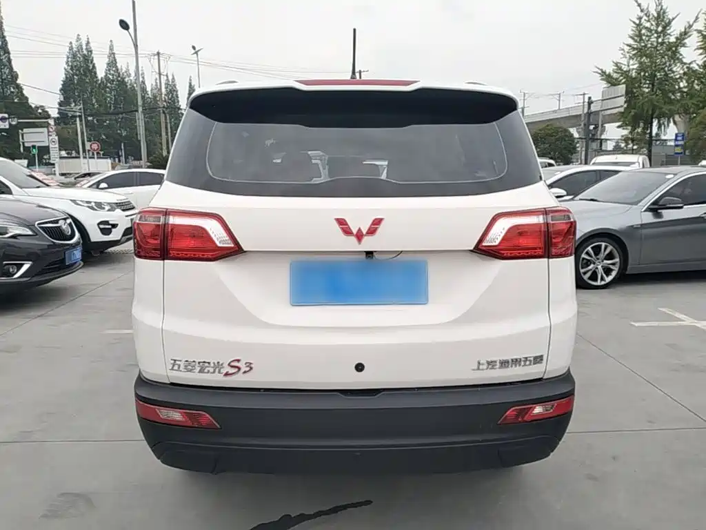 Wuling Hongguang S3 1.5 L Manual Standard CN-VI