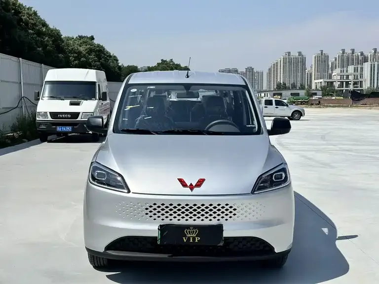 Wuling Hongguang 五菱宏光 2025款 1.5 L 舒适型 7座