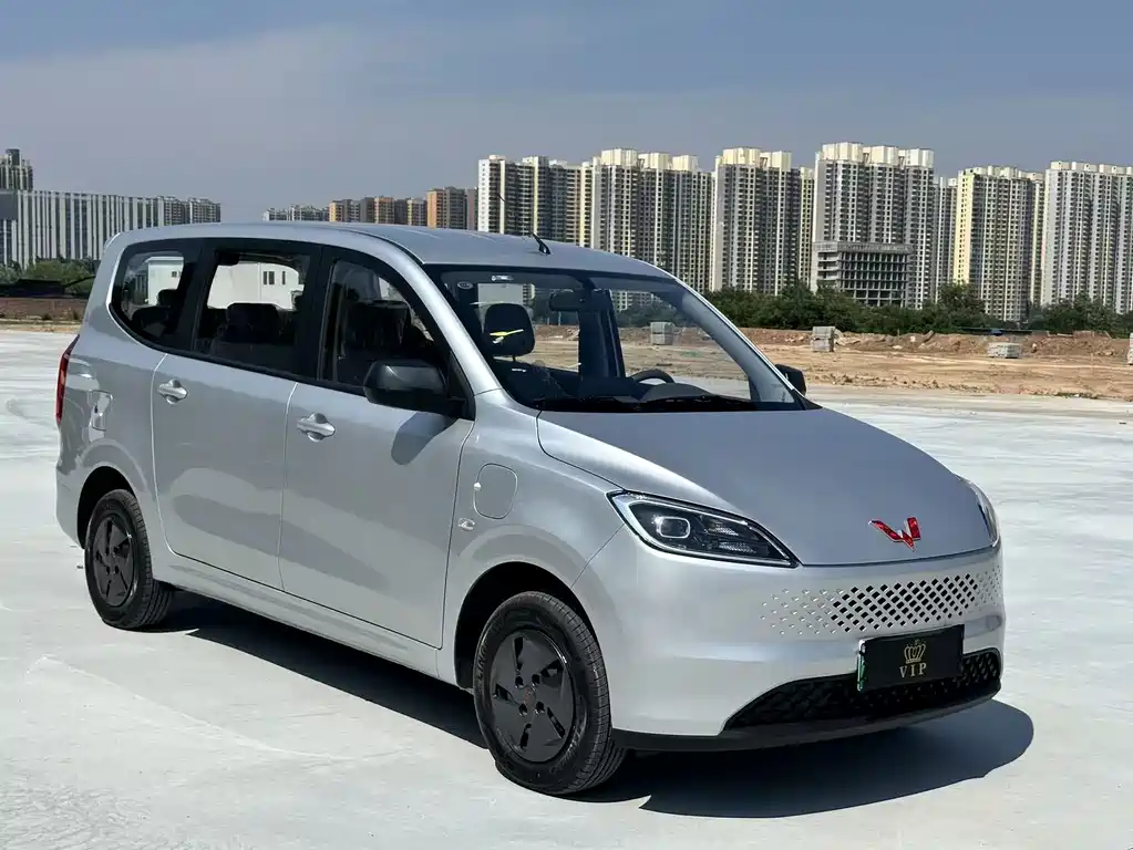 Wuling Hongguang 五菱宏光 2025款 1.5 L 舒适型 7座