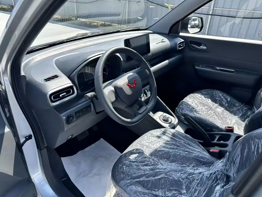 Wuling Hongguang 五菱宏光 2025款 1.5 L 舒适型 7座