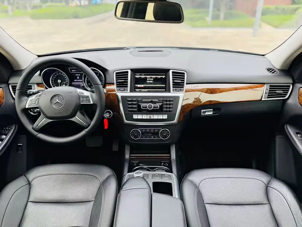 Mercedes-Benz M-Class ML 400 4 MATIC Dynamic