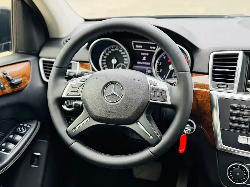 Mercedes-Benz M-Class ML 400 4 MATIC Dynamic