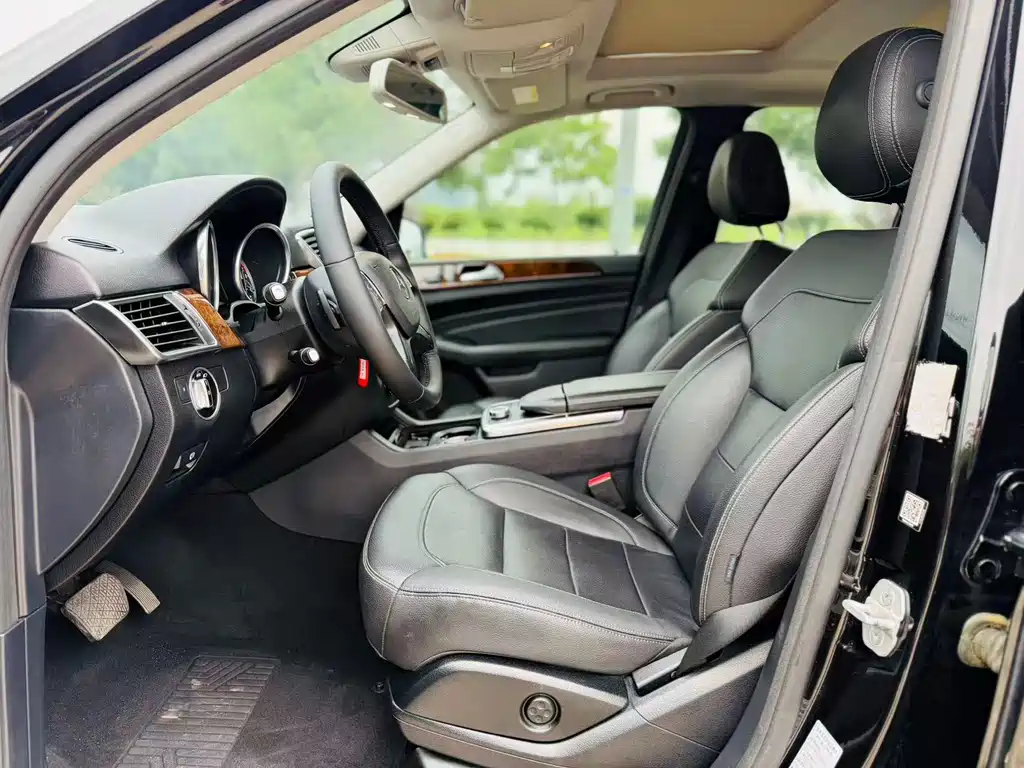 Mercedes-Benz M-Class ML 400 4 MATIC Dynamic