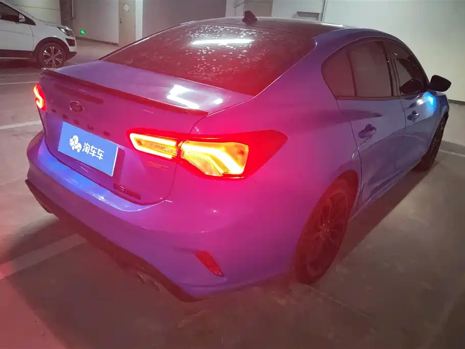 Focus Sedan EcoBoost 180 Auto S