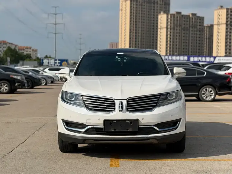 Lincoln MKX 2.7 T 4 WD Honor Shine
