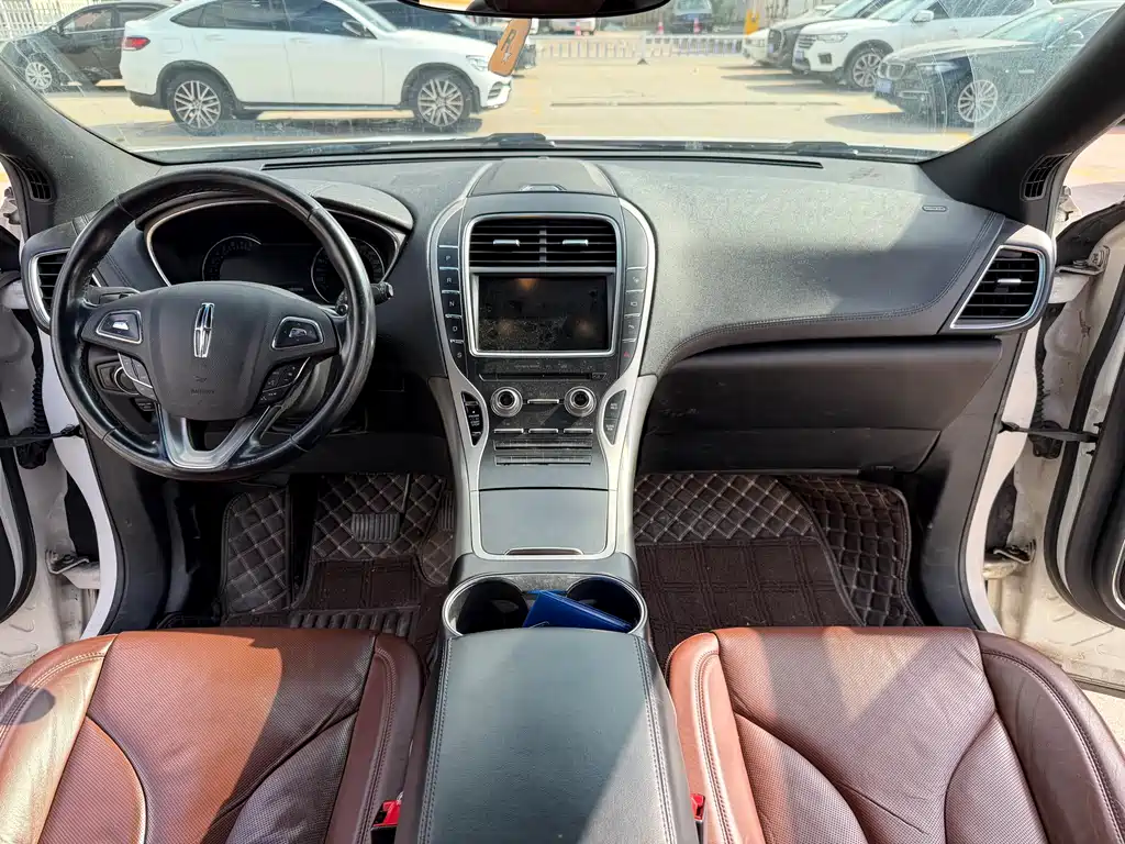 Lincoln MKX 2.7 T 4 WD Honor Shine