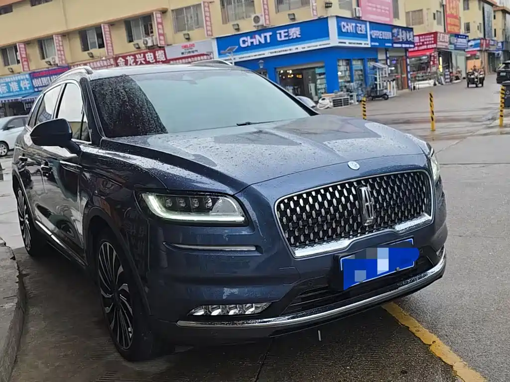 Nautilus 2.7 T 4 WD President