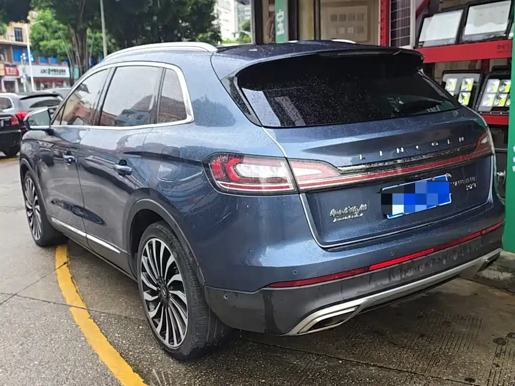 Nautilus 2.7 T 4 WD President