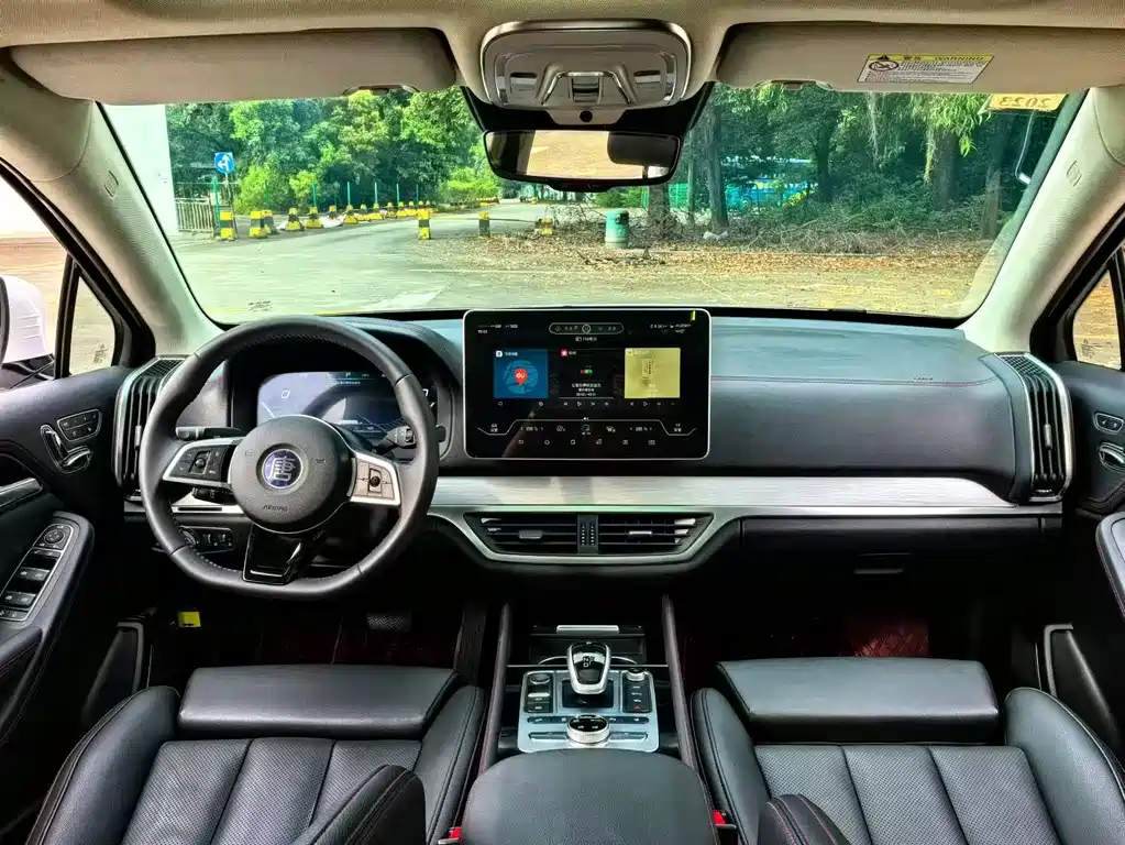 Tang NEV DM 2.0 T Full-time 4 WD Connected Creative Enjoyment 7-seat CN-V