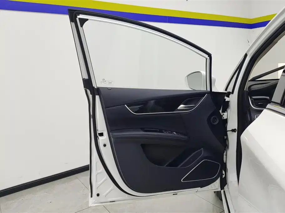 Song MAX 1.5 T Auto Connected Luxury 7-seat