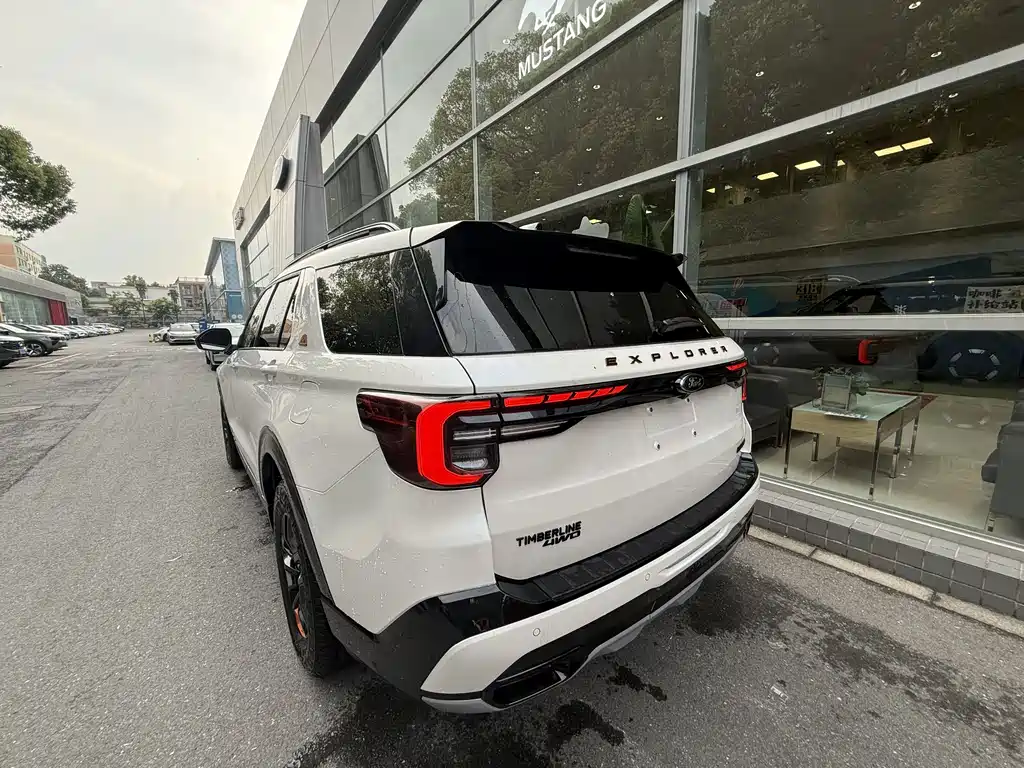 Explorer 2.3 T EcoBoost Kunlun Peak 7-seat