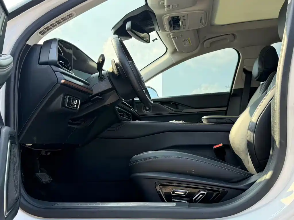 Lincoln Z 林肯Z 2025款 2.0 T 尊逸