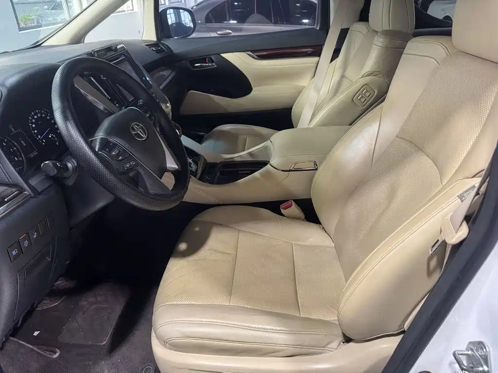 Alphard 3.5 L Luxury