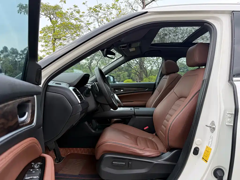 Honda UR-V 370 TURBO 4 WD Premium CN-V