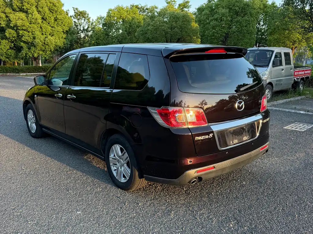 Mazda 8 马自达8 2013款 2.5 L 精英版