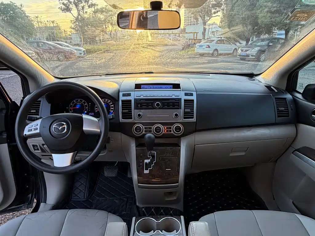Mazda 8 马自达8 2013款 2.5 L 精英版