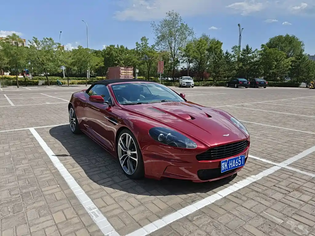 Aston Martin DBS 阿斯顿·马丁DBS 2009款 6.0 Touchtronic Volante