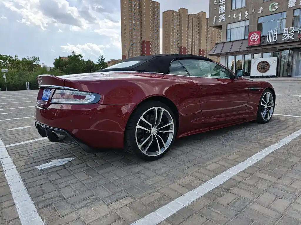 Aston Martin DBS 阿斯顿·马丁DBS 2009款 6.0 Touchtronic Volante