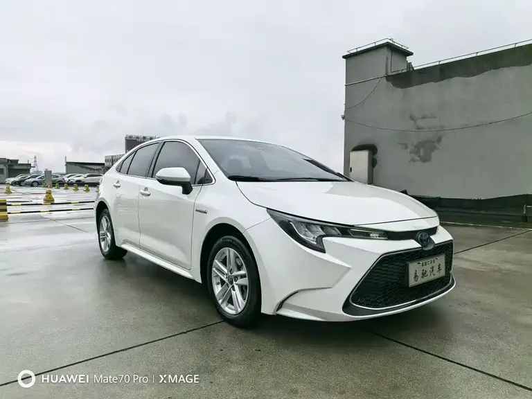 Toyota Levin Dual Engine 1.8 H E-CVT Luxury CN-V