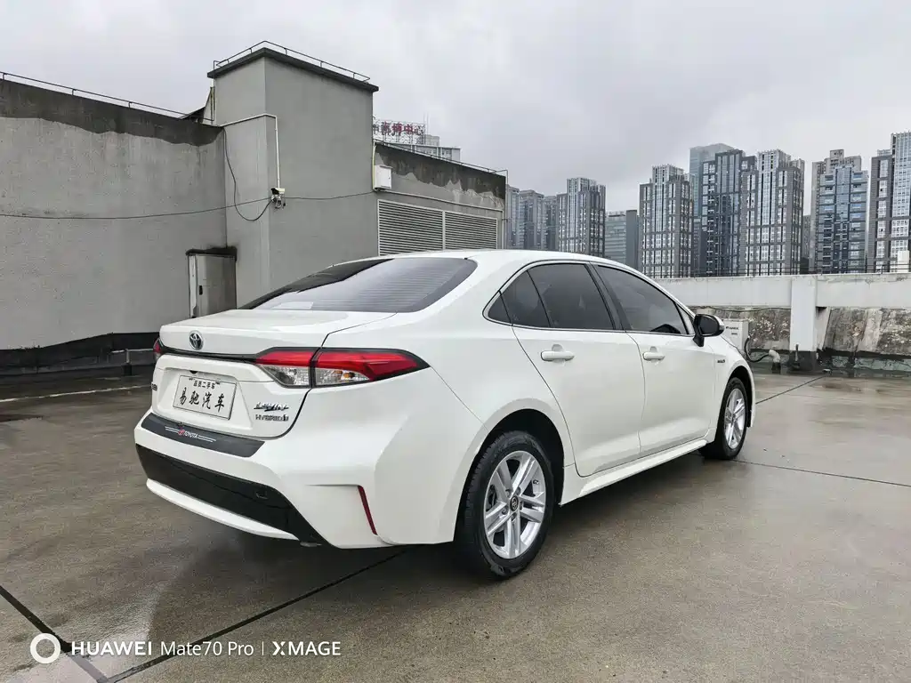 Levin Dual Engine 1.8 H E-CVT Luxury CN-V