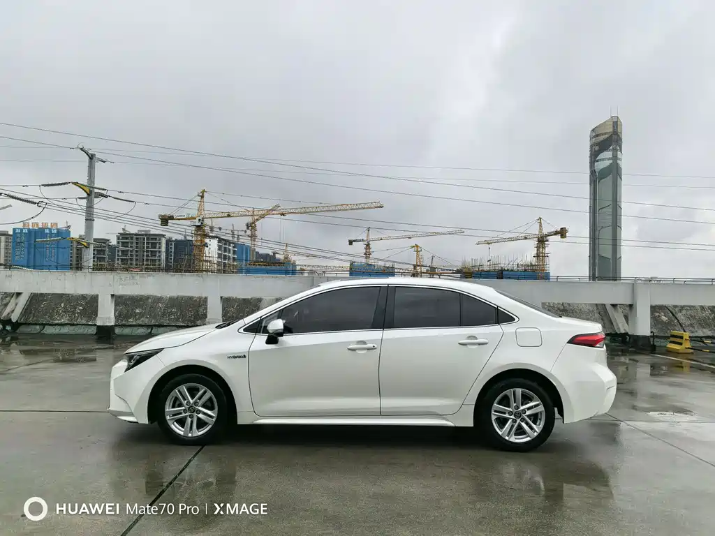 Levin Dual Engine 1.8 H E-CVT Luxury CN-V
