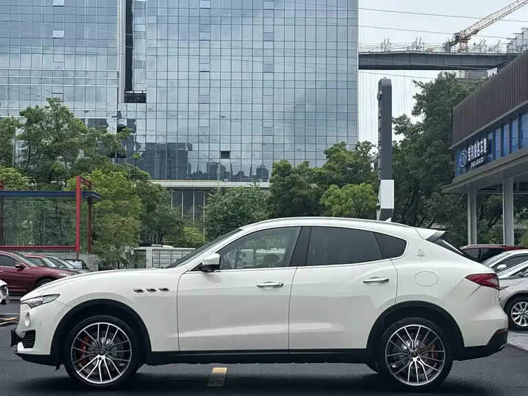 Maserati Levante 3.0 T Standard