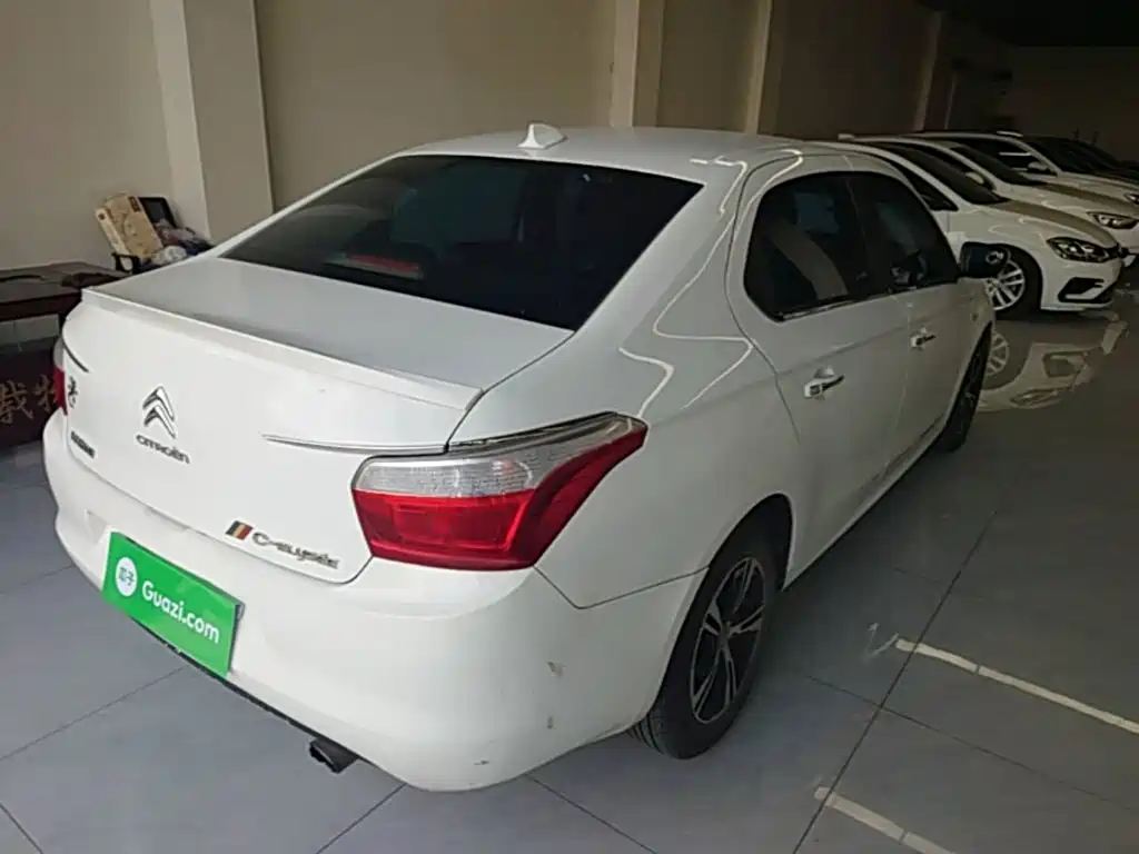 Elysee 1.6 L Manual Fashion