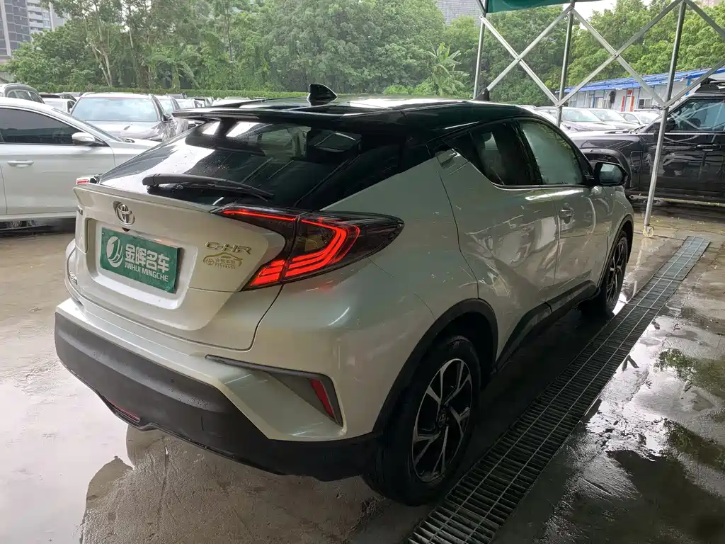 Toyota C-HR 2.0 L Luxury CN-V