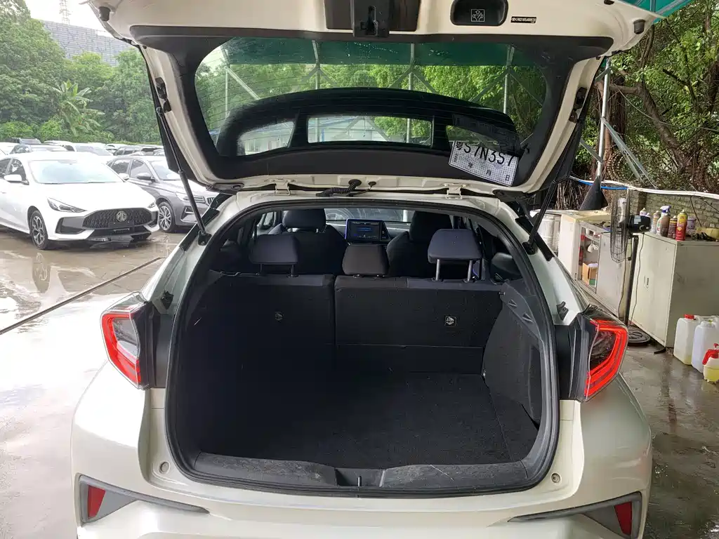 Toyota C-HR 2.0 L Luxury CN-V