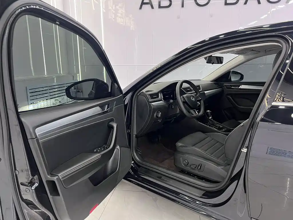 Superb TSI280 DSG Premium