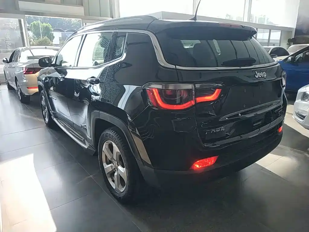Compass 200 T Auto Home Enjoyment