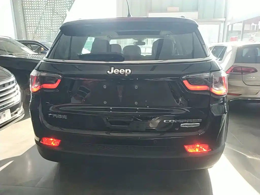 Compass 200 T Auto Home Enjoyment