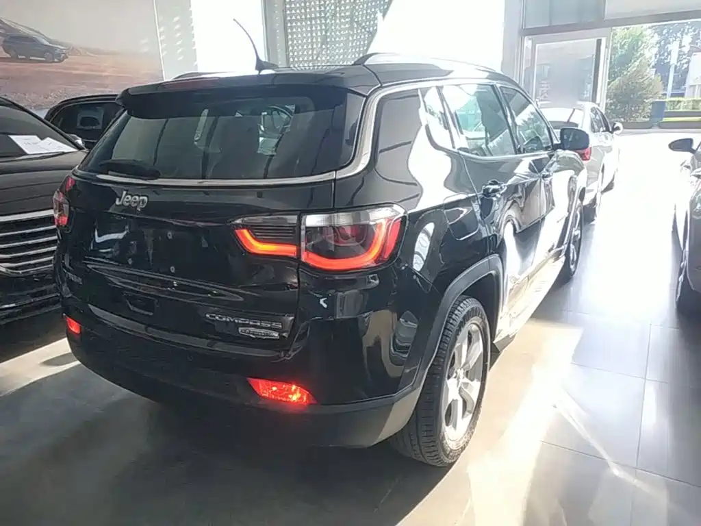 Compass 200 T Auto Home Enjoyment