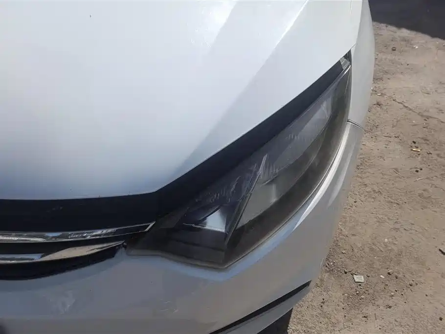 Eado XT 1.6 L Auto Premium Cool CN-V