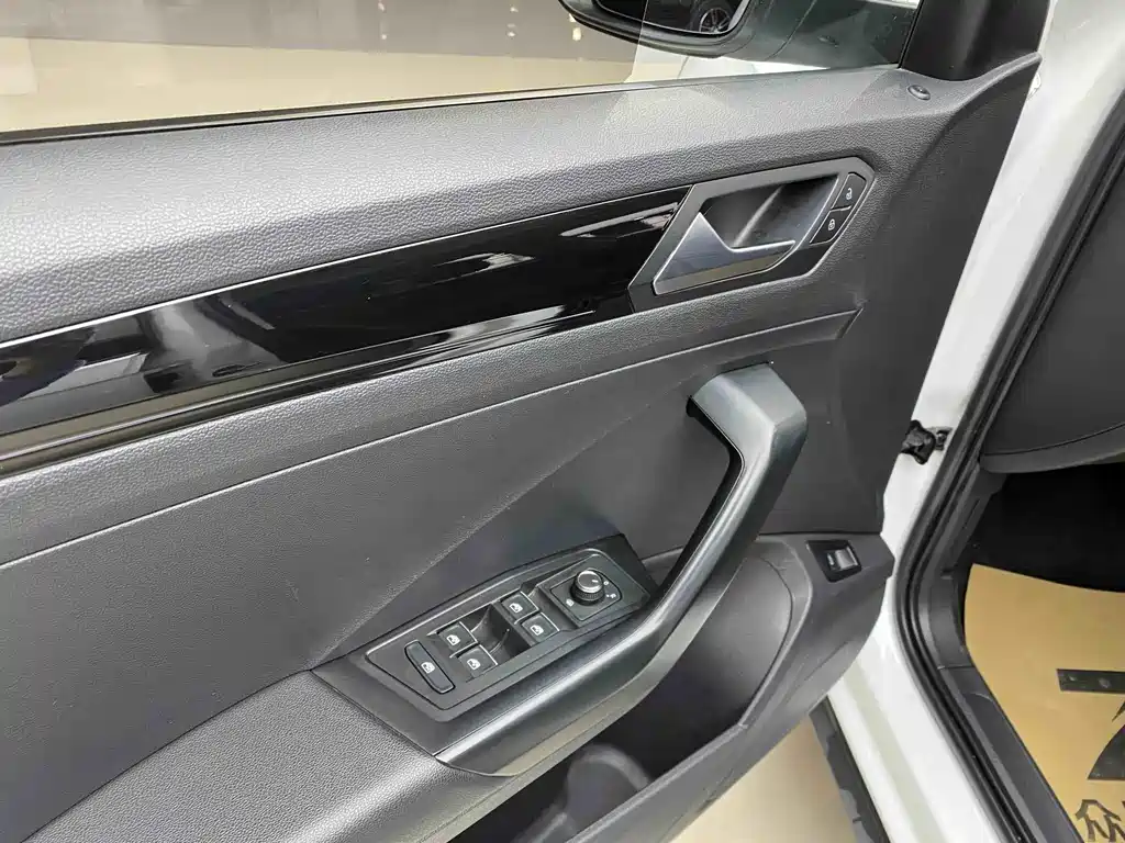 T-ROC 280 TSI DSG 2 WD Comfort Connected