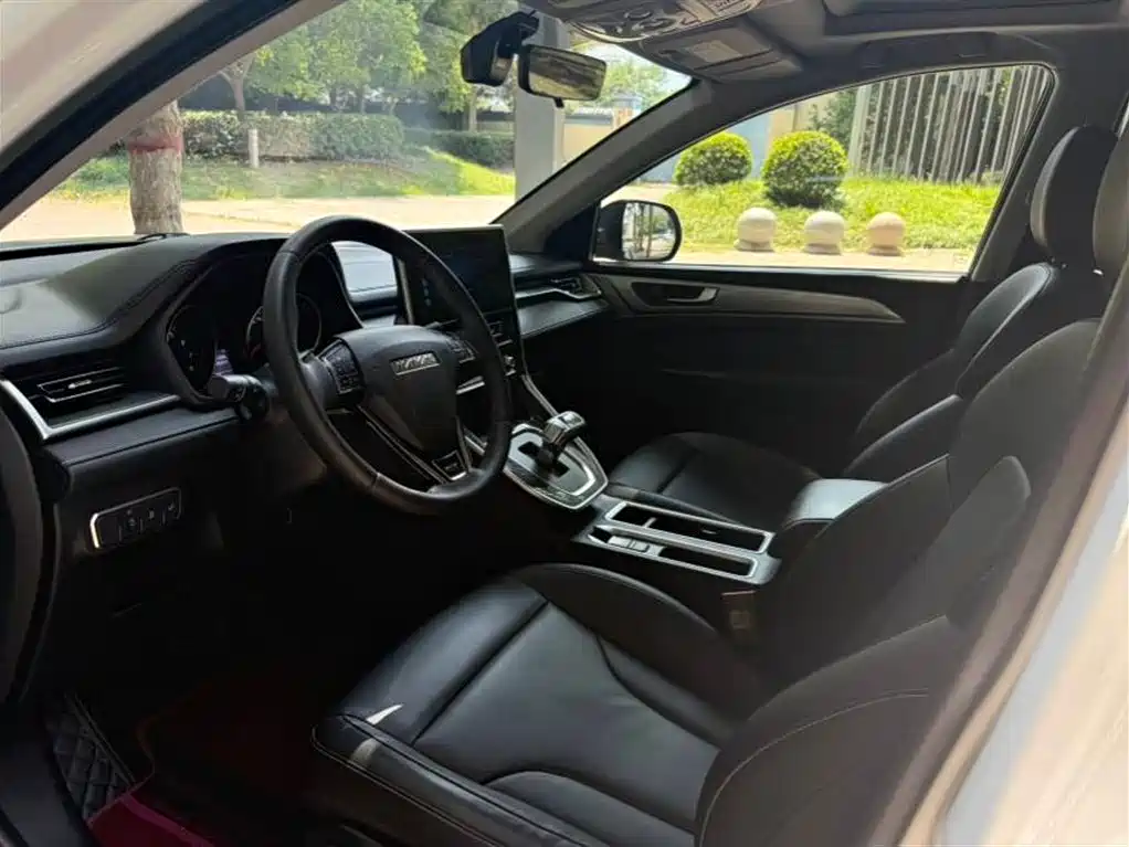 Haval M6 PLUS 1.5 T DCT Luxury Connected