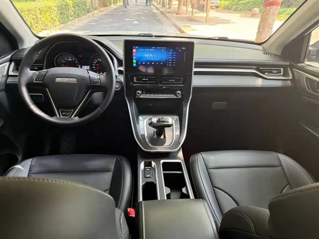 Haval M6 PLUS 1.5 T DCT Luxury Connected