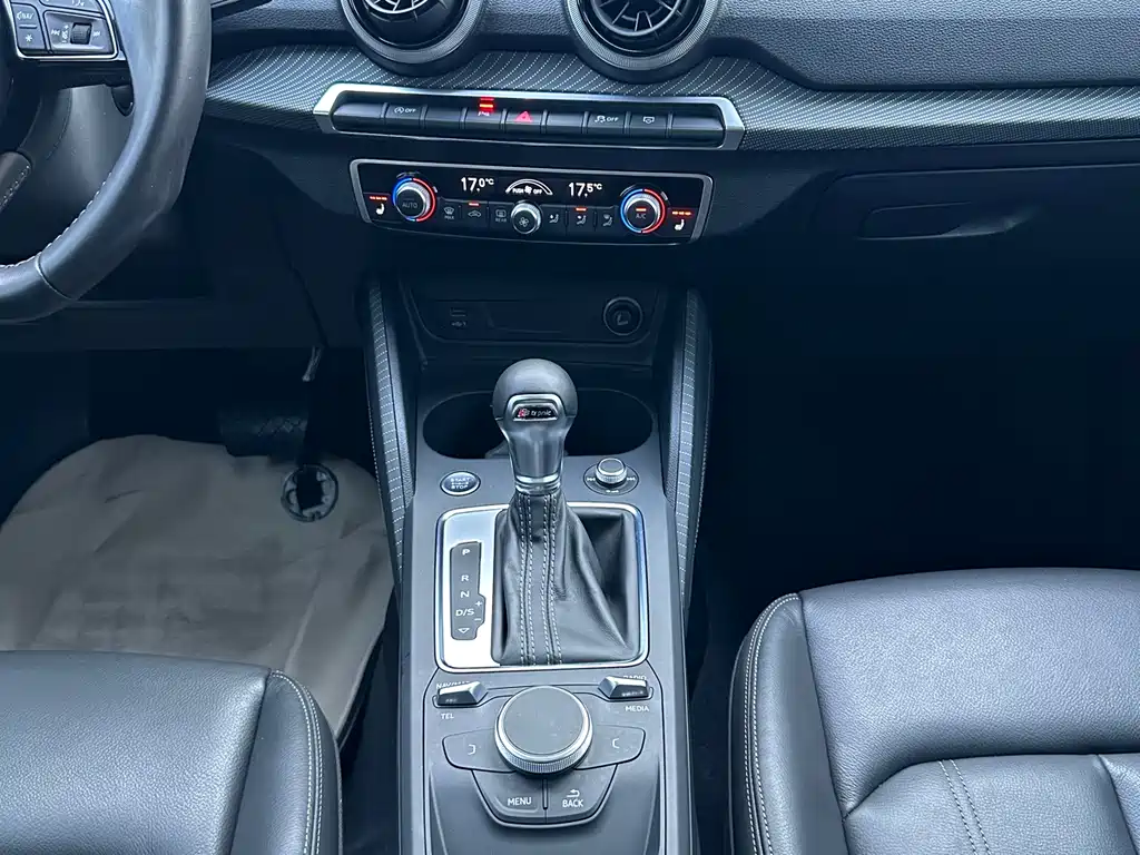 Audi Q2 L 35 TFSI Fashion Dynamic