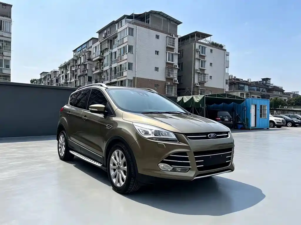 Kuga 2.0 L GTDi 4 WD Distinguished