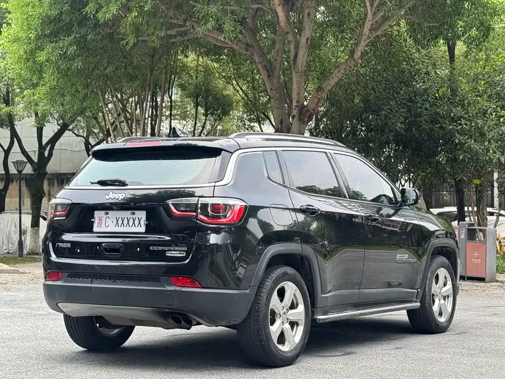Compass 200 T Auto Home Enjoyment