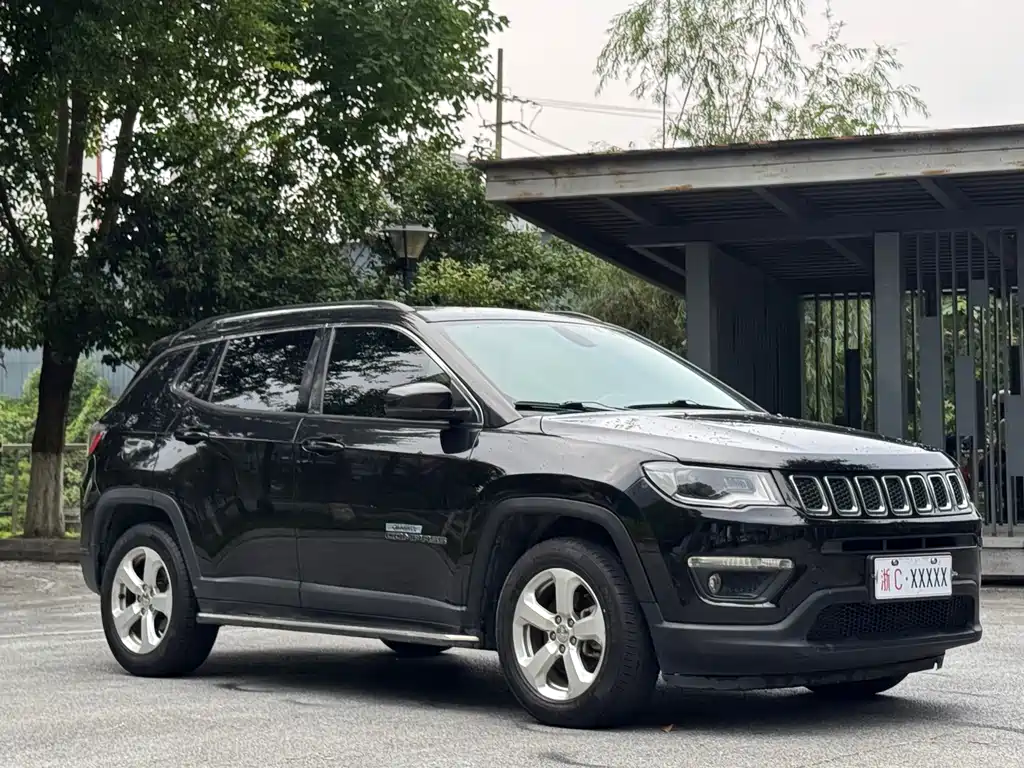Compass 200 T Auto Home Enjoyment