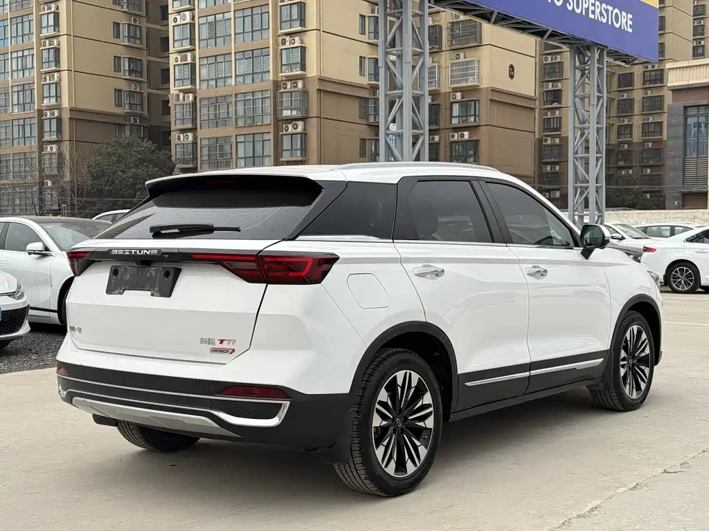 Besturn T77 1.5 T Auto Luxury