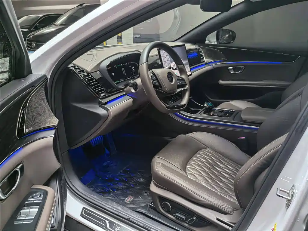 Han DM 4 WD Performance Distinguished