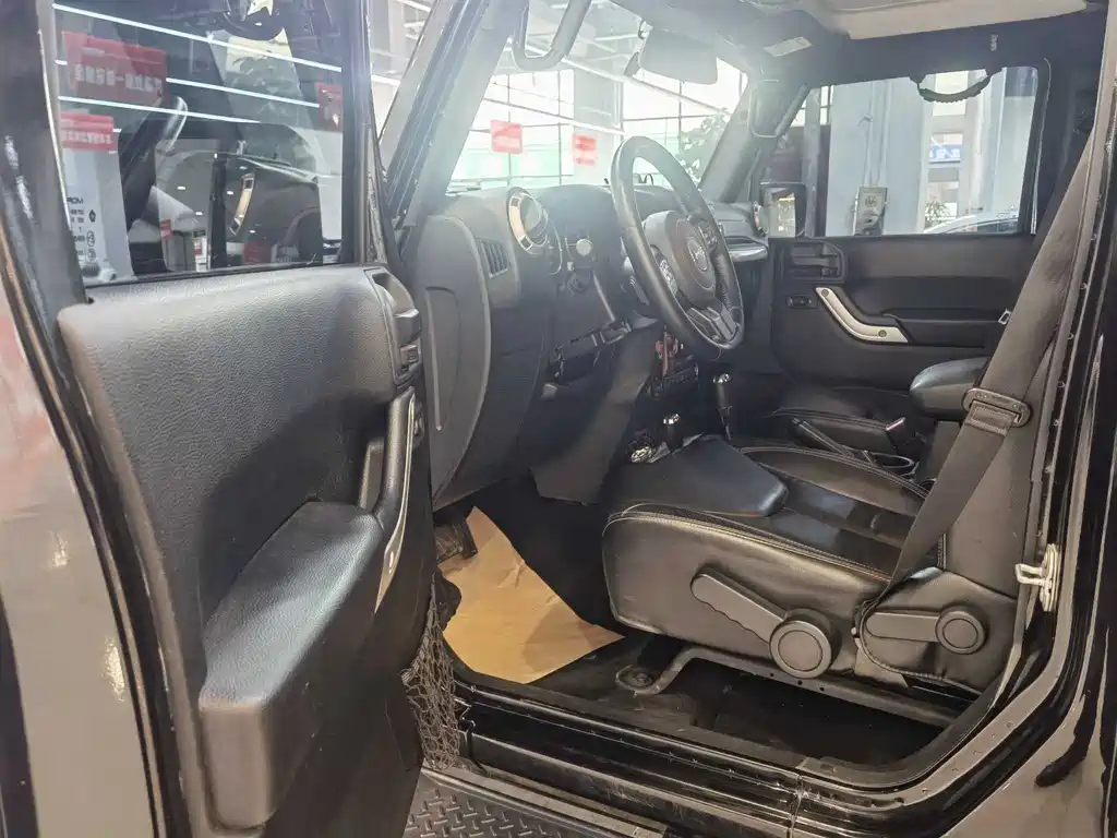 Wrangler 3.0 L Sahara 4-door Comfort Enjoyment