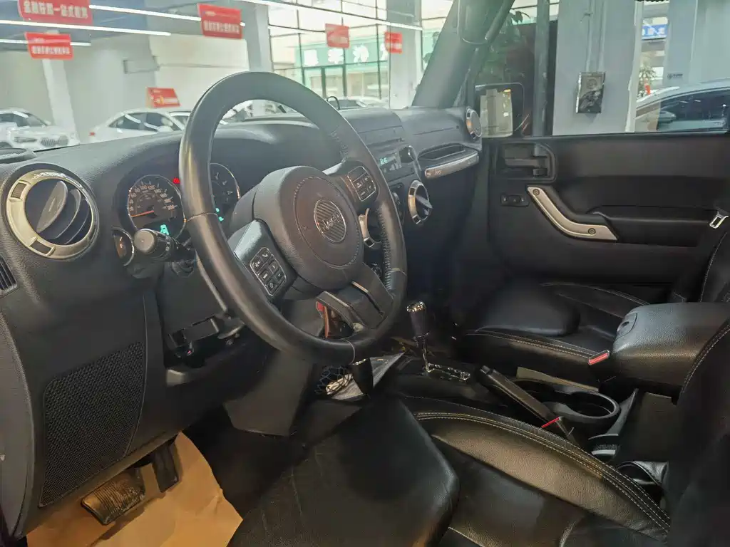 Wrangler 3.0 L Sahara 4-door Comfort Enjoyment